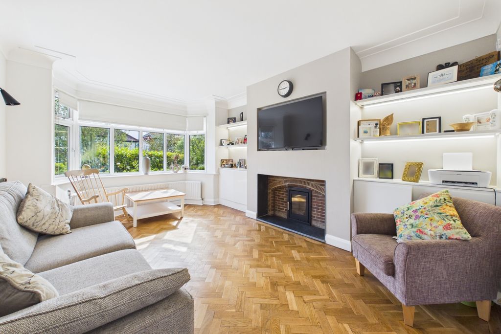Additional image 3 of 4 bed detached house to rentFurniss Avenue, Dore, Sheffield S17