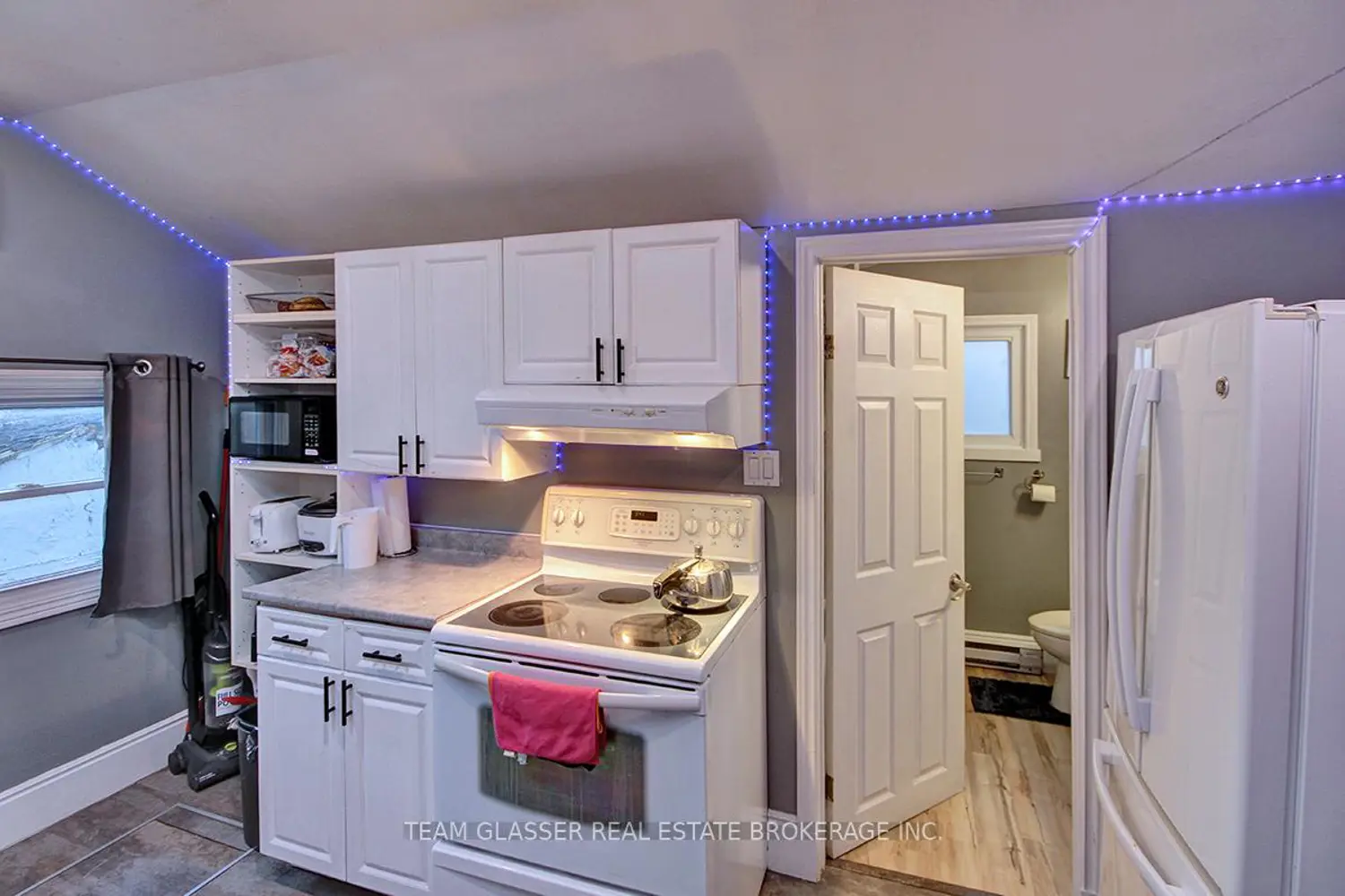 Additional image 10 of 225 Simcoe Street
