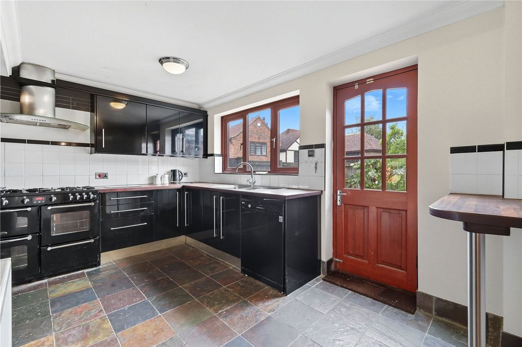 Additional image 6 of 4 bed detached house for saleSummerdale, Billericay CM12