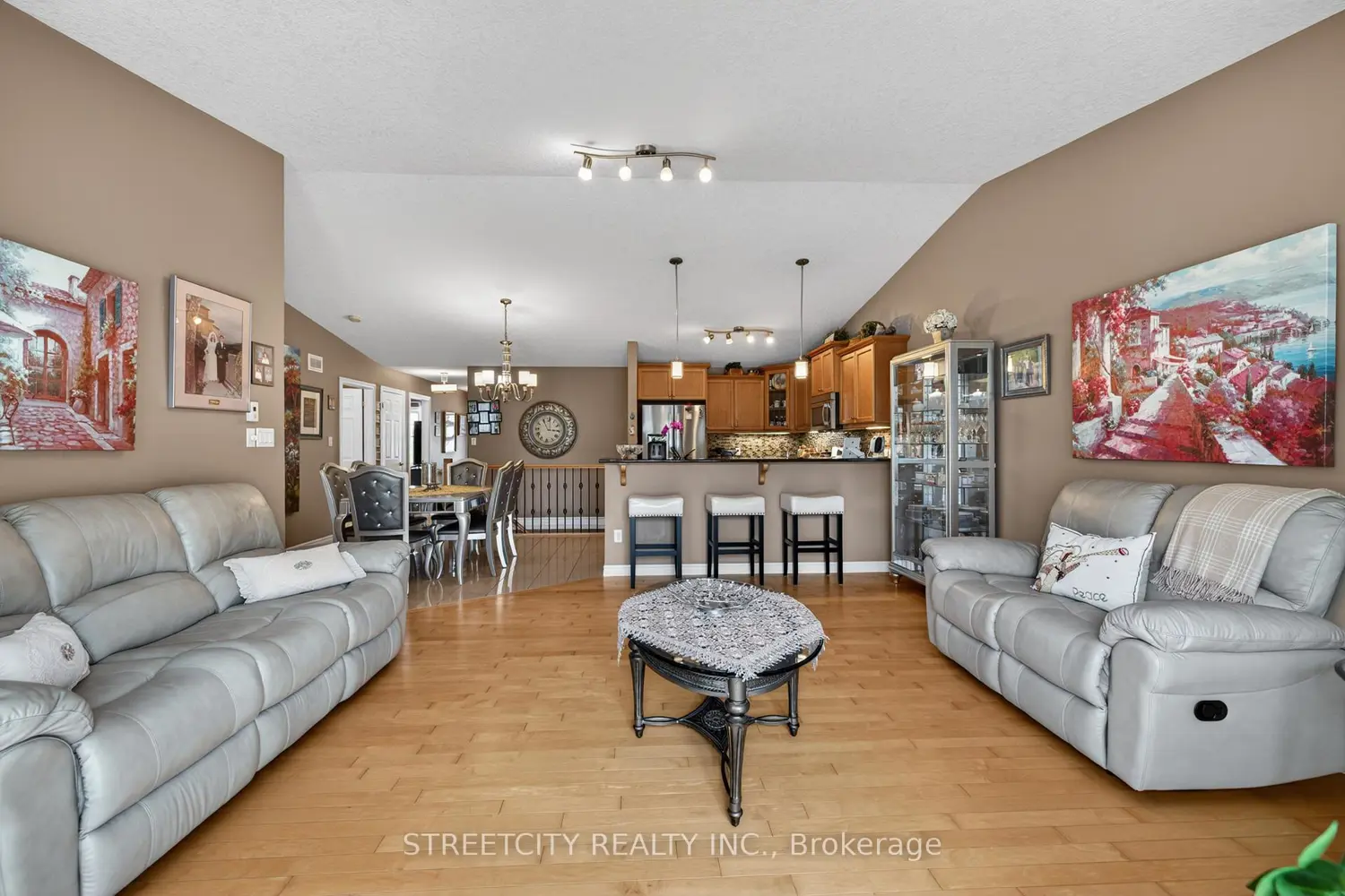 Additional image 10 of 2100 Denview Avenue 21