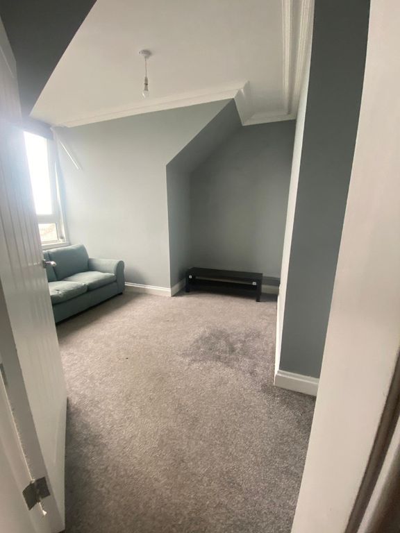 Additional image 2 of 2 bed flat to rentGeorge Square, Central, Greenock PA15