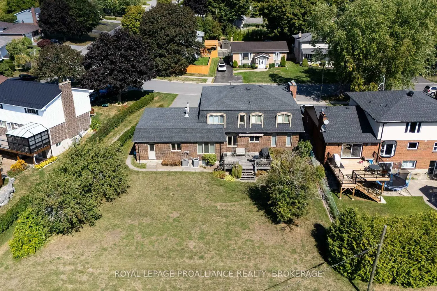 Additional image 15 of 907 Brodie Avenue