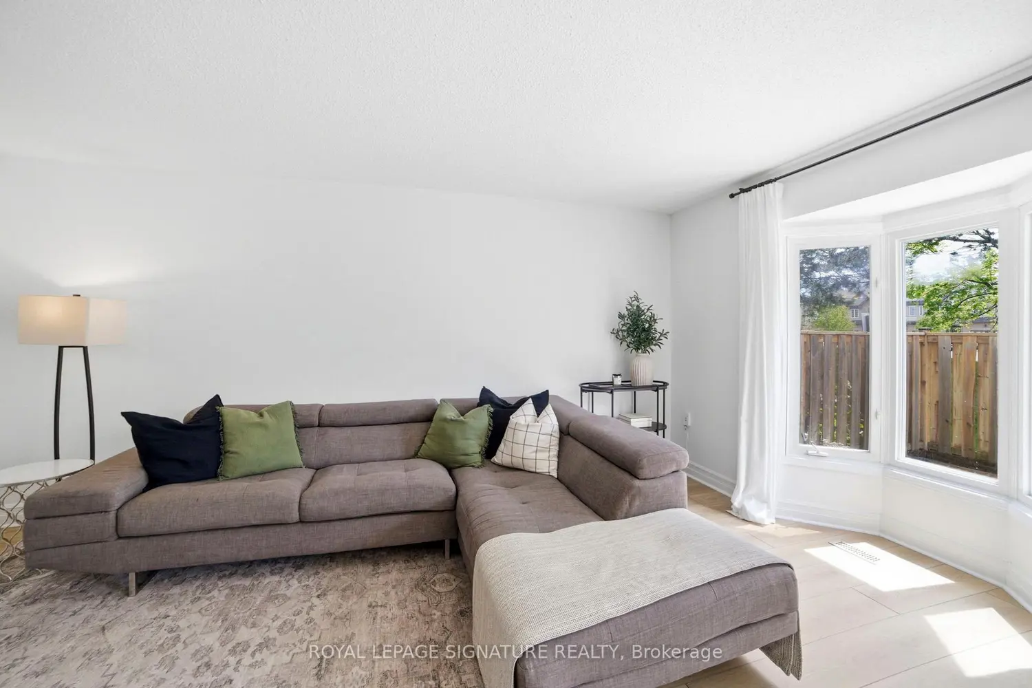 Additional image 6 of 1 Royalwood Court 15