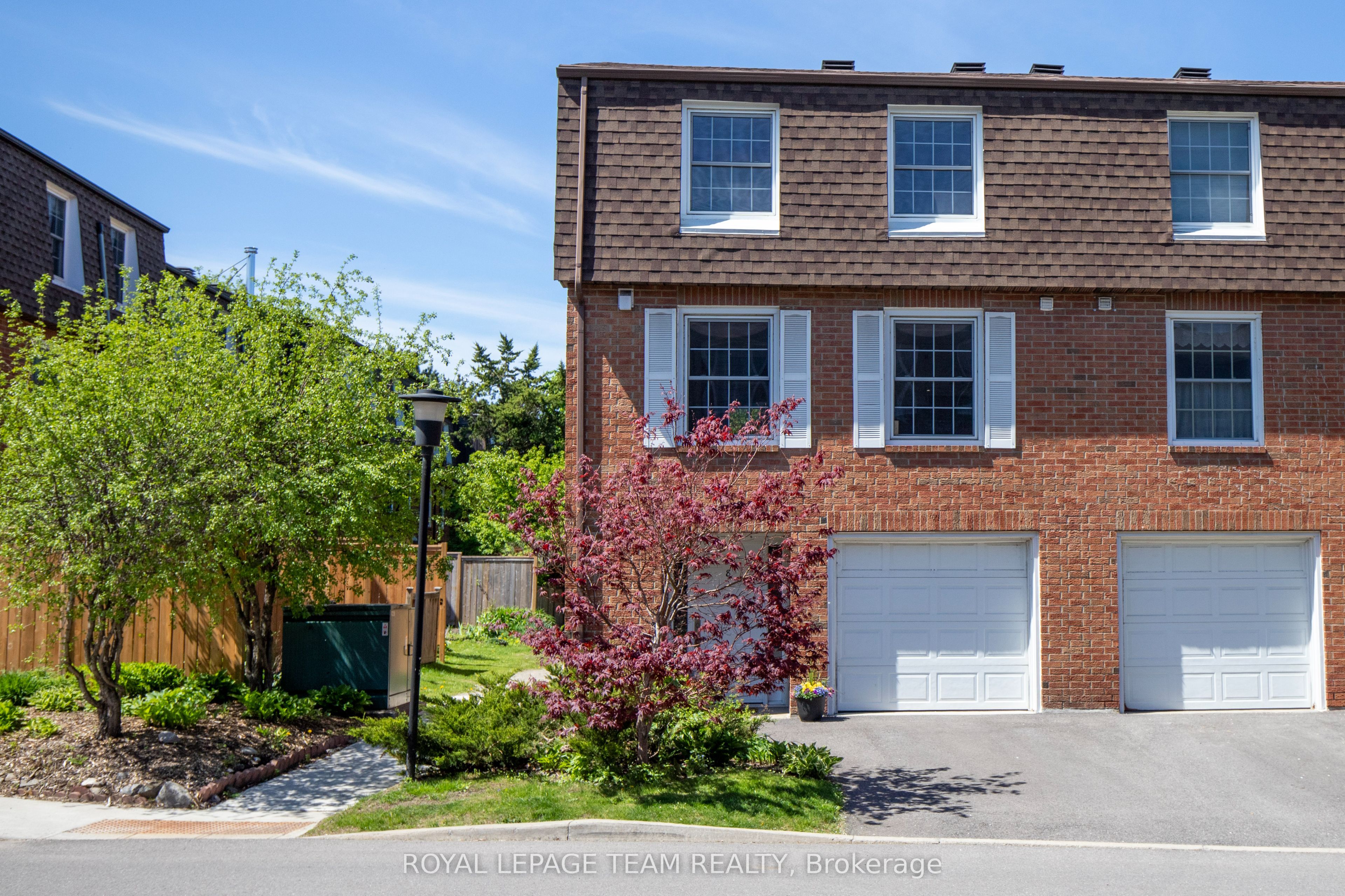 8 Moorside Private, Ottawa, ON, K2C 3P4