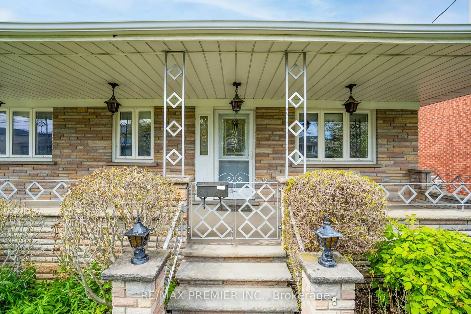 436 Rustic Road photo 3