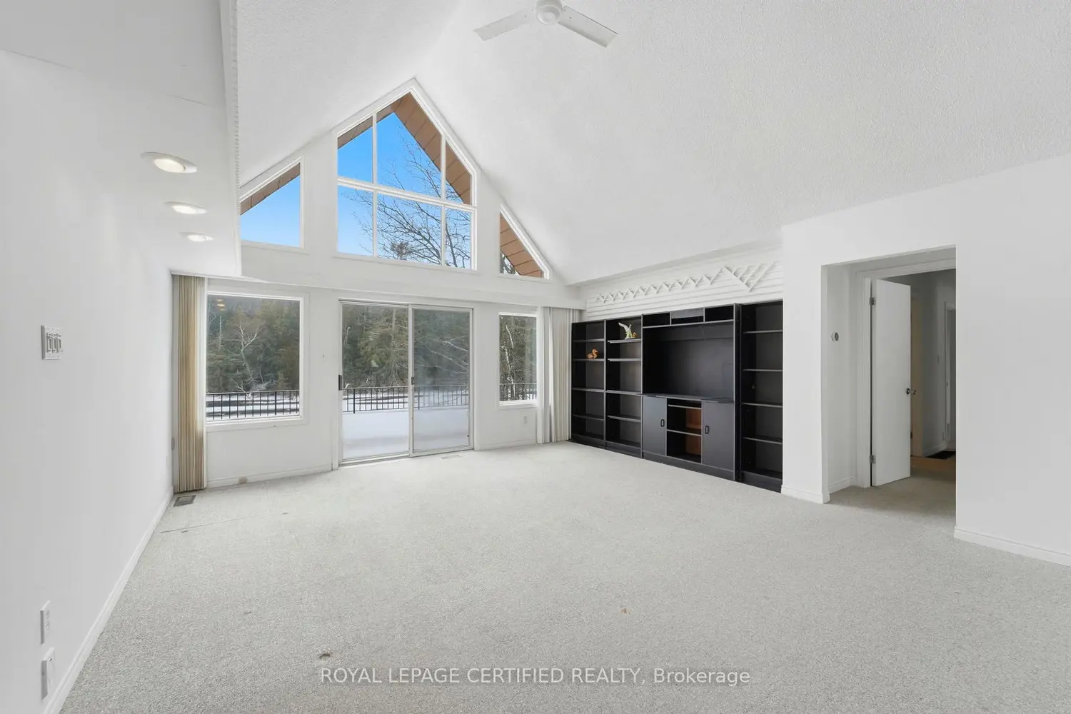 103 Sibbald Crescent photo 5