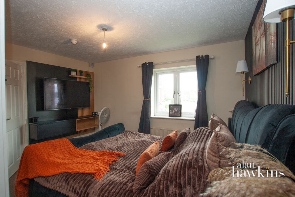 Additional image 11 of 4 bed detached house to rentOtter Way, Royal Wootton Bassett, Wiltshire SN4