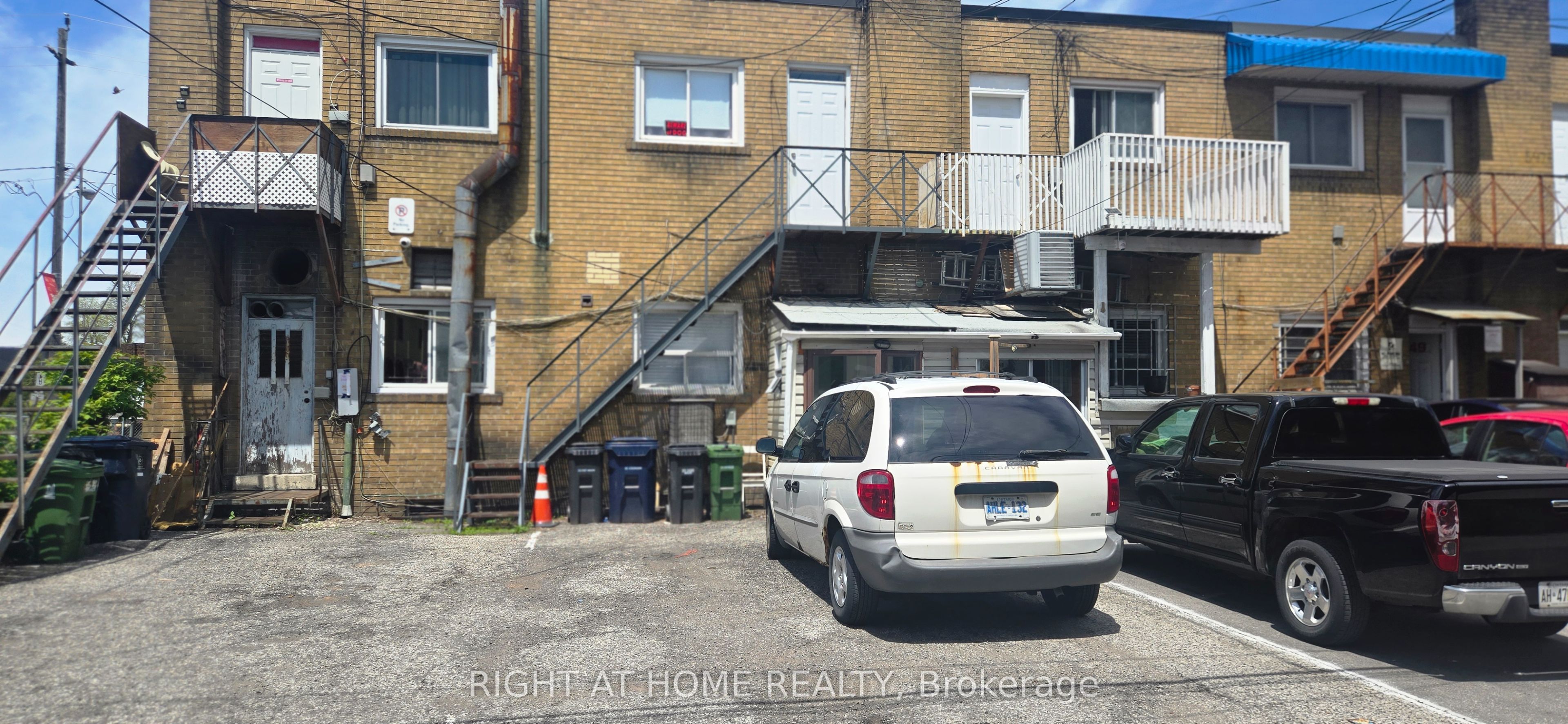 Additional image 2 of 553 Rogers Road, Toronto, ON, M6M 1B4