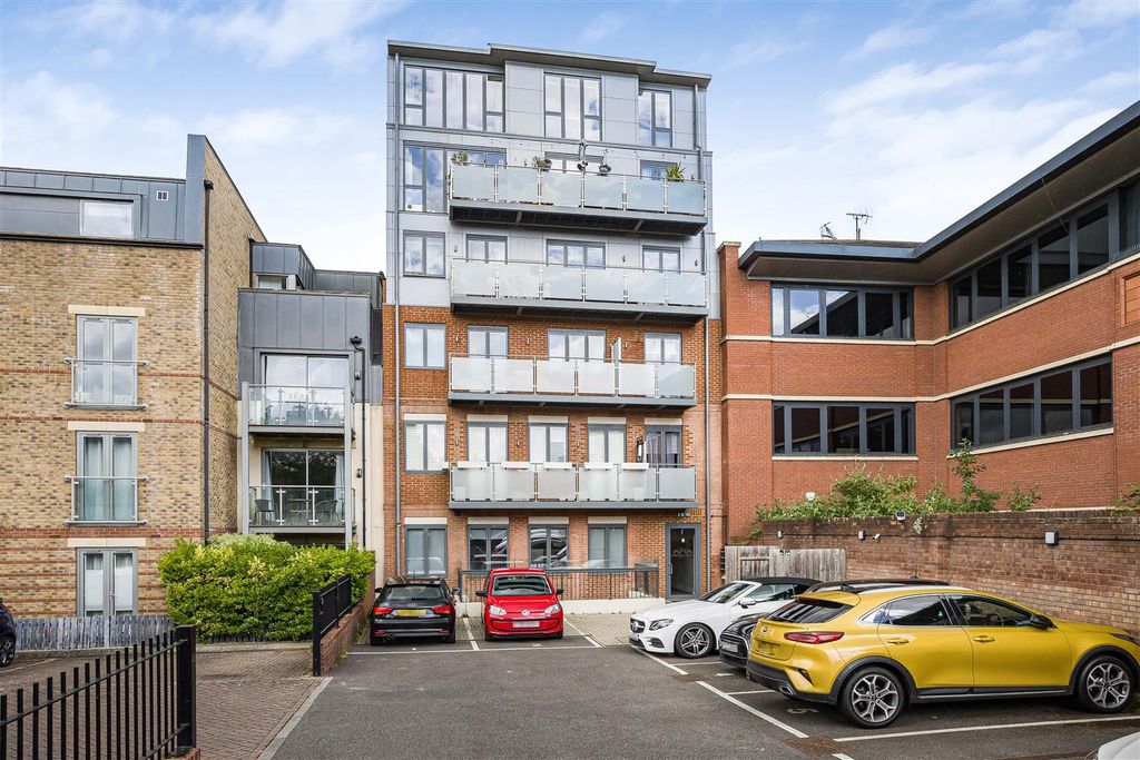 Additional image 15 of 2 bed flat for saleMarlow House, Marlow Road, Maidenhead SL6