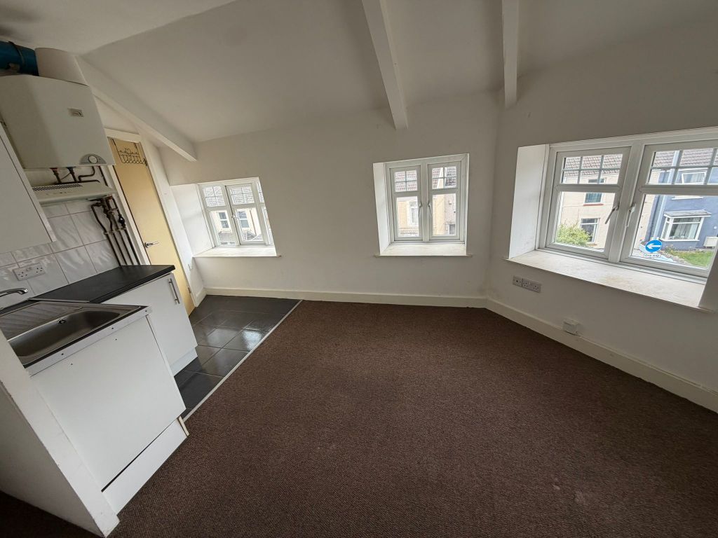 Studio to rentLondon Road, Neath SA11