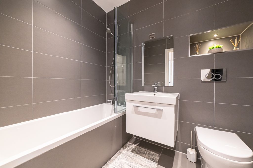 Additional image 11 of 2 bed flat to rentWatkiss Way, Cardiff CF11