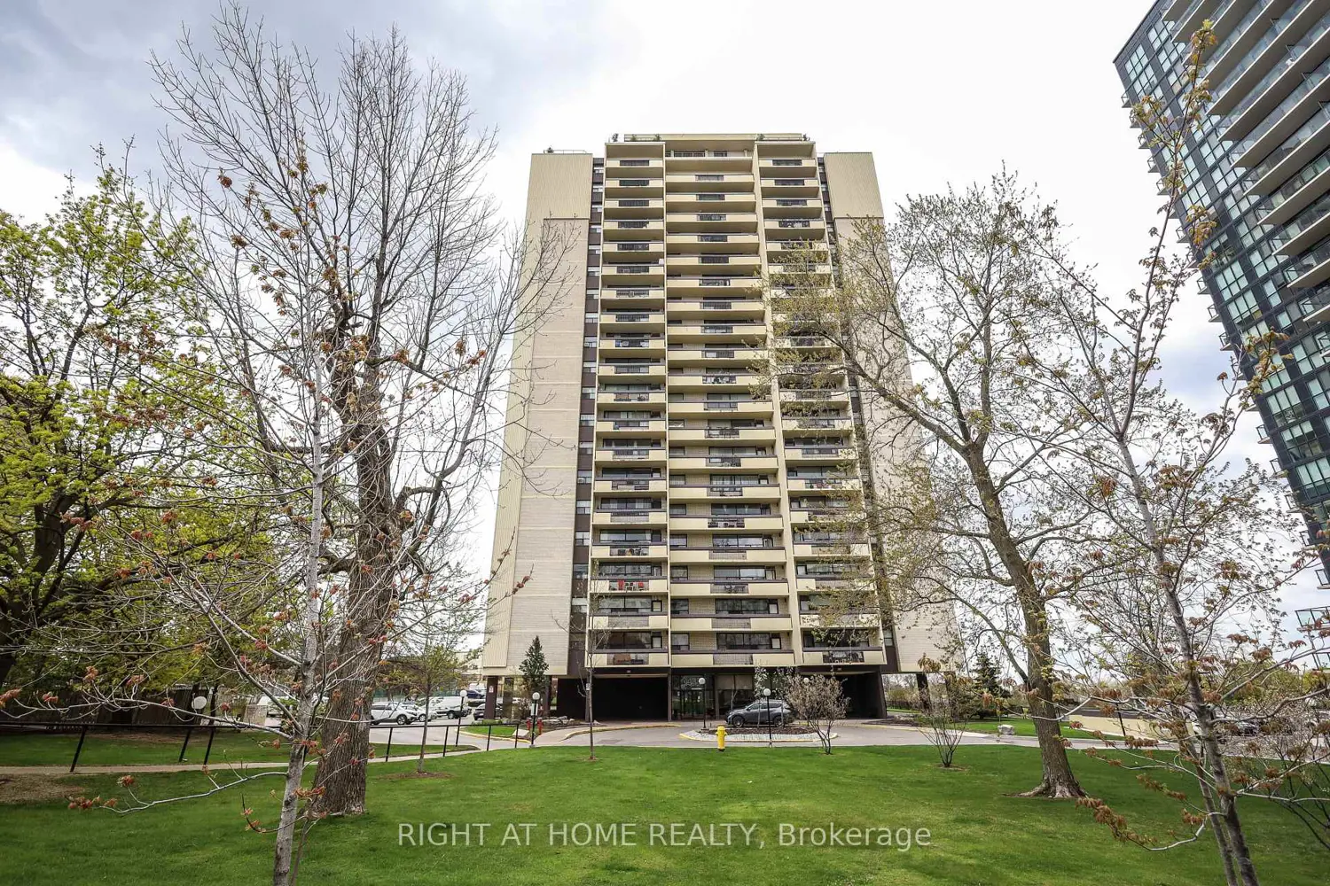 Additional image 13 of 1455 Lawrence Avenue 207