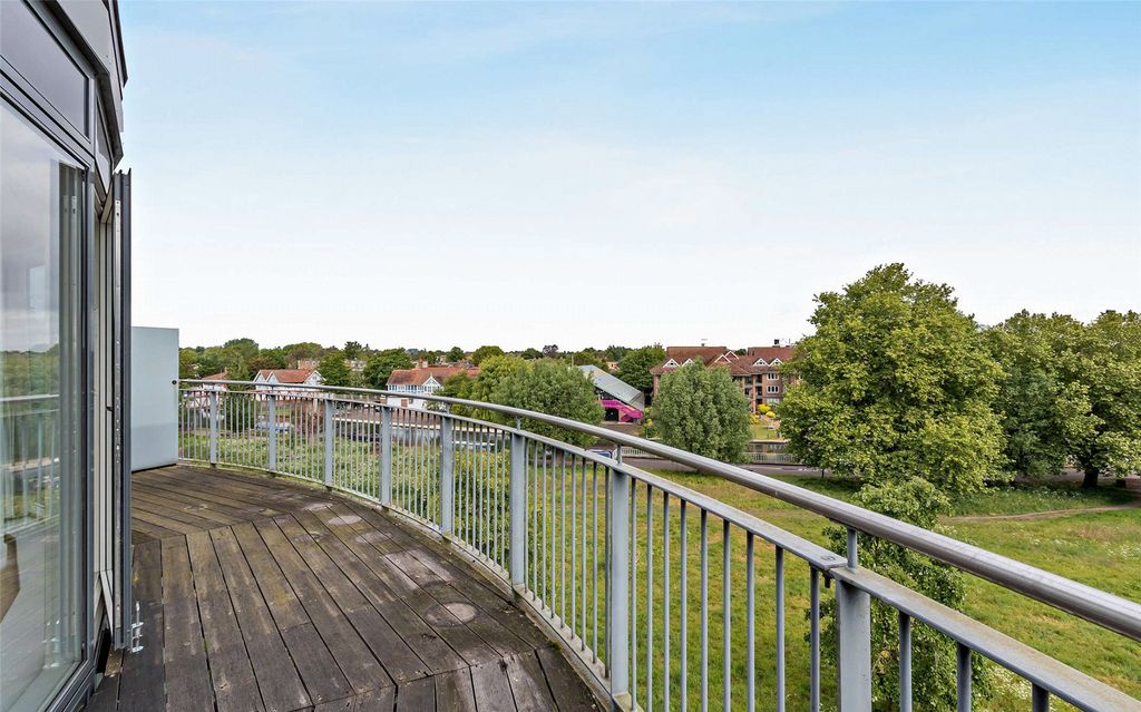 Additional image 9 of 3 bed flat to rentMarlowe House, Kingsley Walk, Cambridge CB5