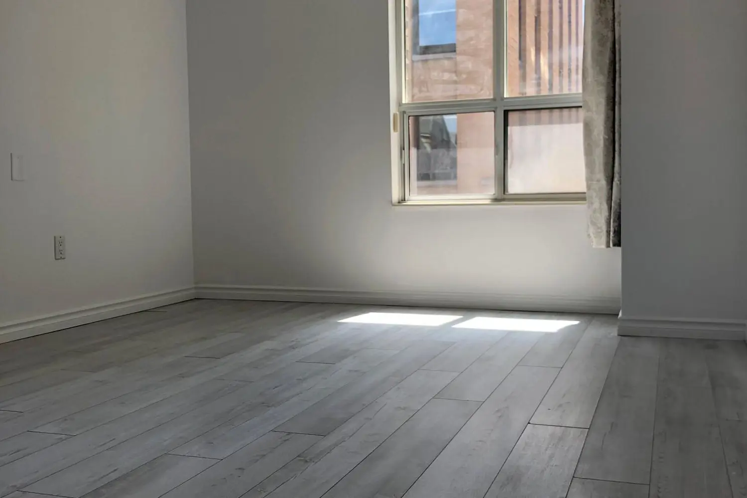 284 Bloor Street # 308 photo 3