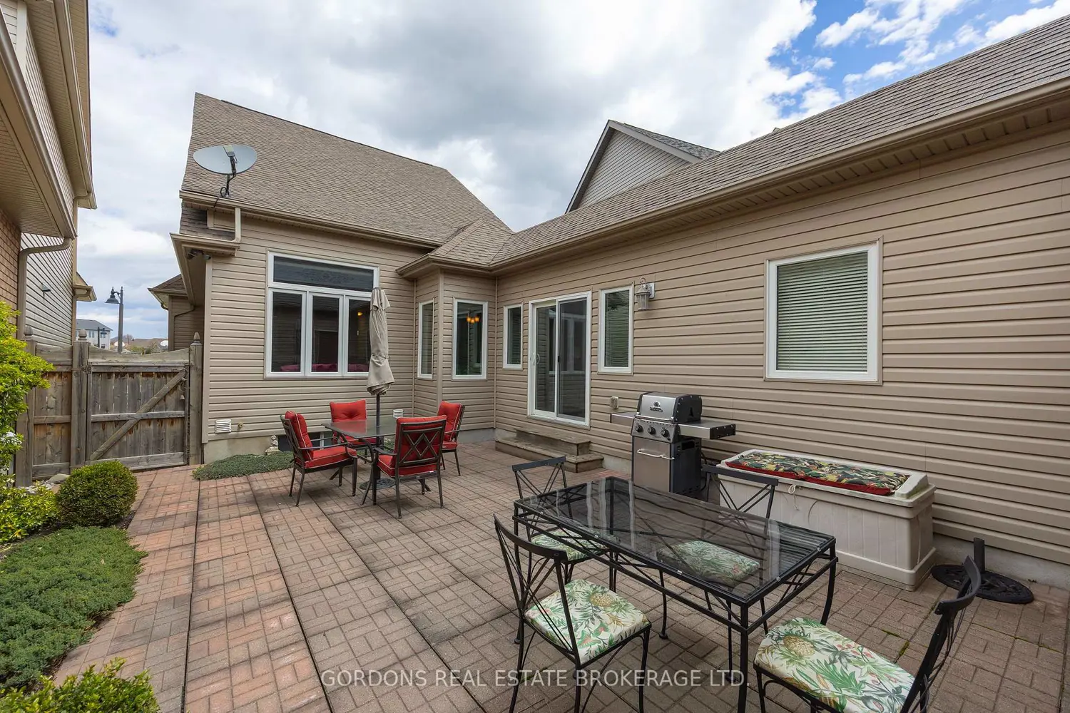 Additional image 3 of 1271 Crossfield Avenue