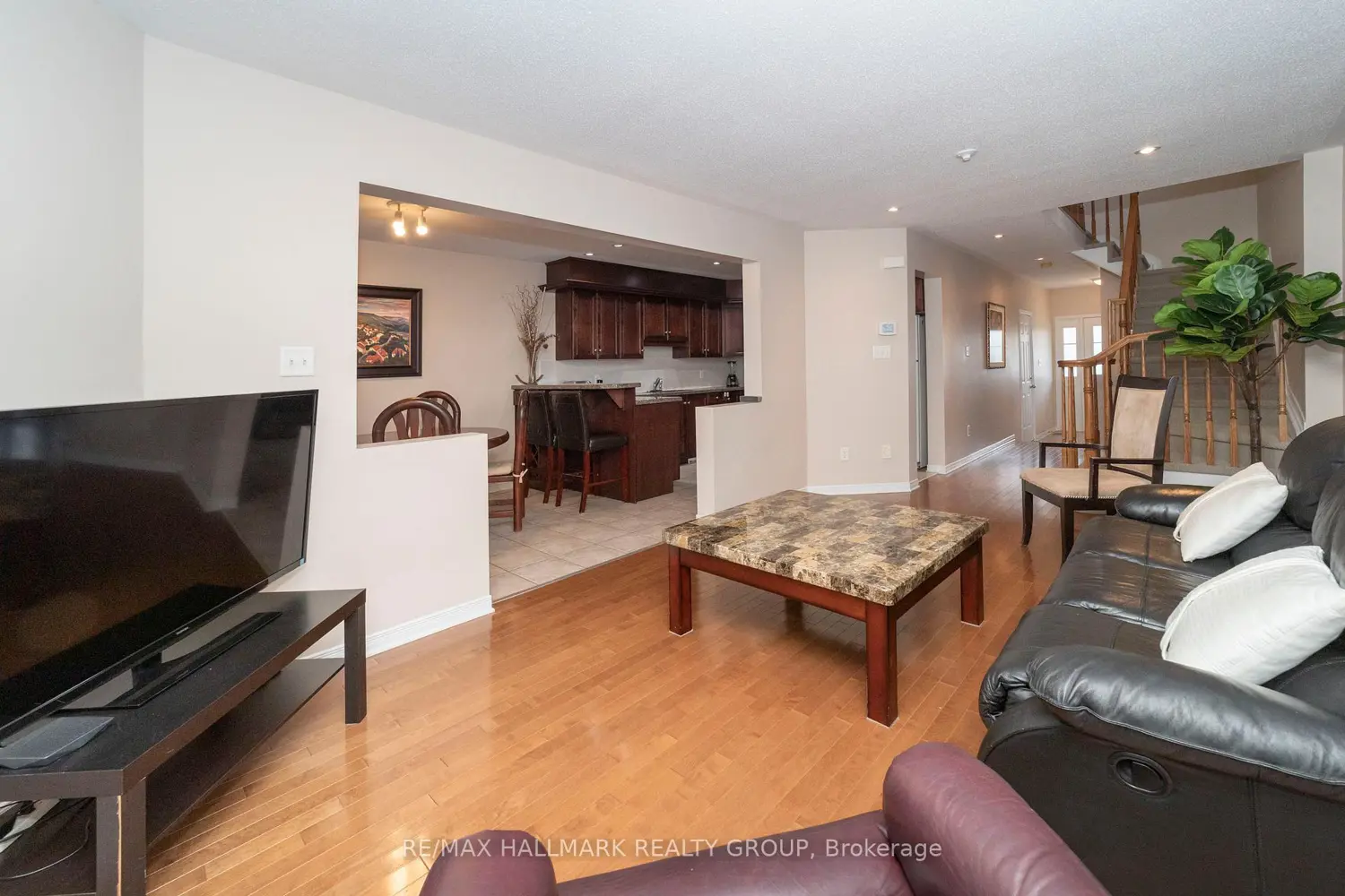 Additional image 7 of 10 Fieldberry Private
