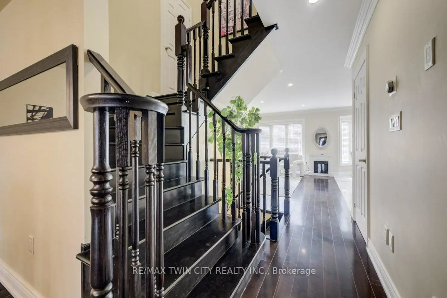 688 Hepburn Road photo 4