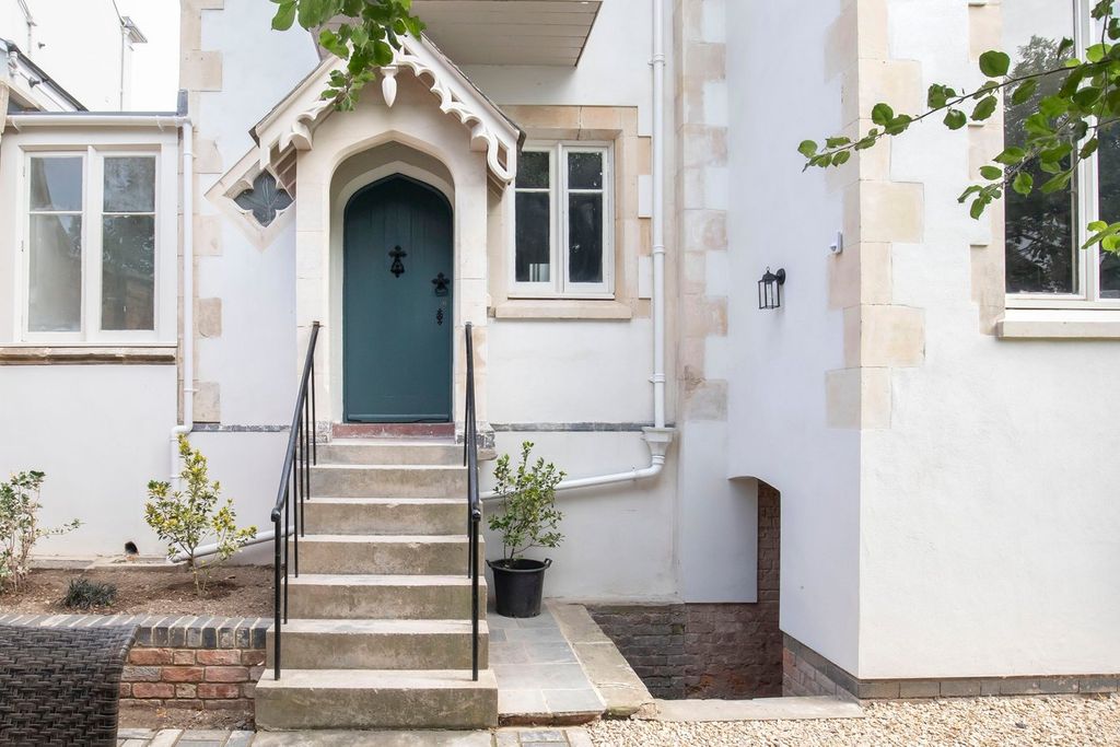 Additional image 33 of 7 bed detached house to rentLondon Road, Cheltenham GL52