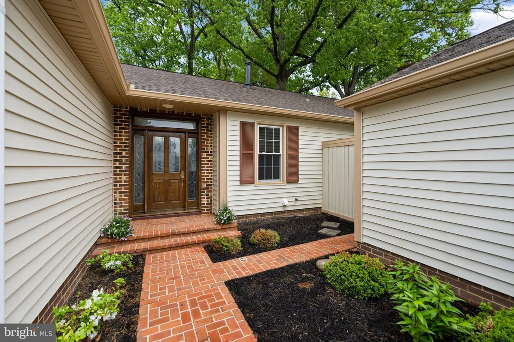 Additional image 5 of 10028 Dellcastle Rd, Gaithersburg, MD 20886