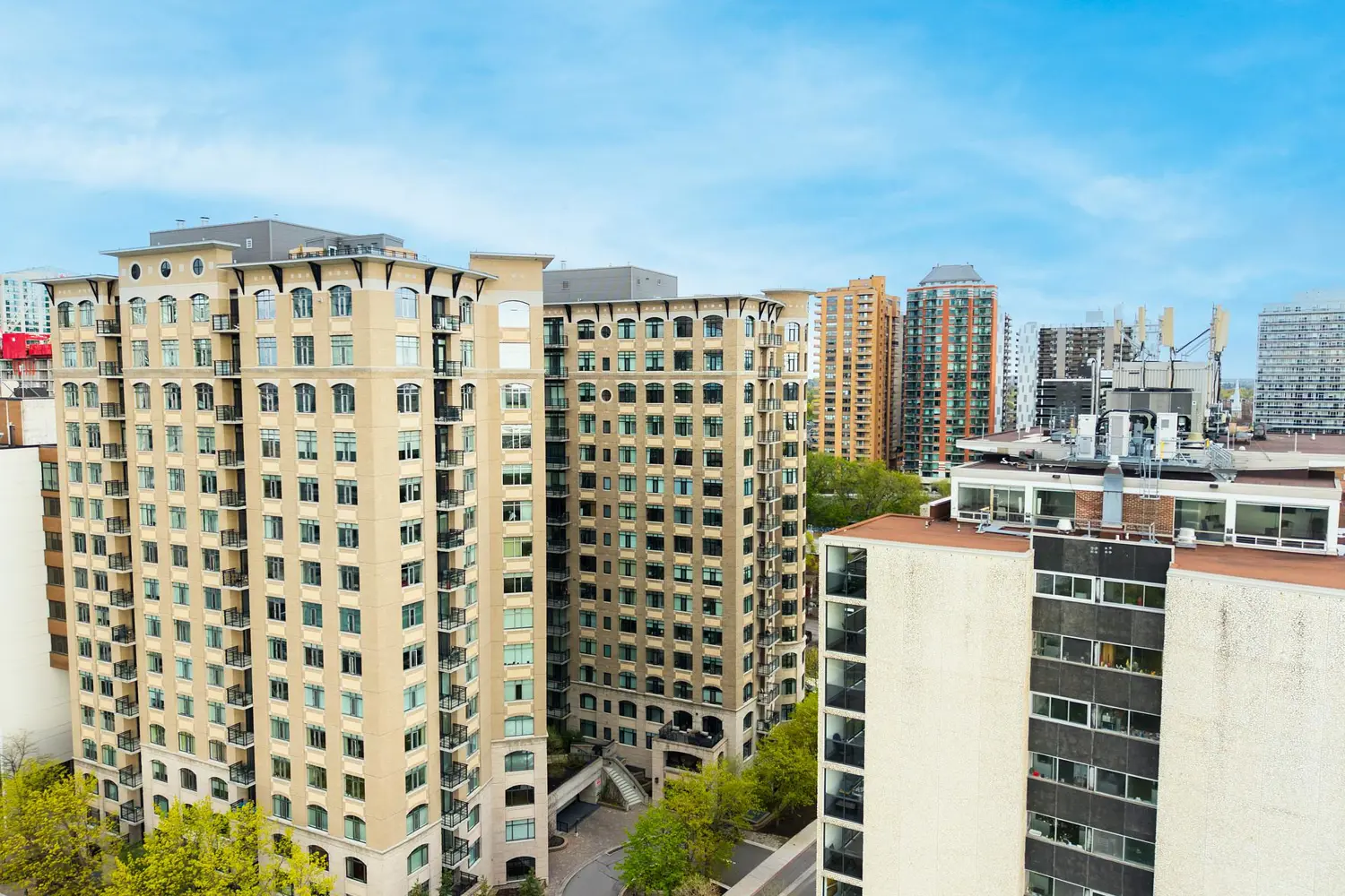 Additional image 19 of 95 Bronson Avenue 1006