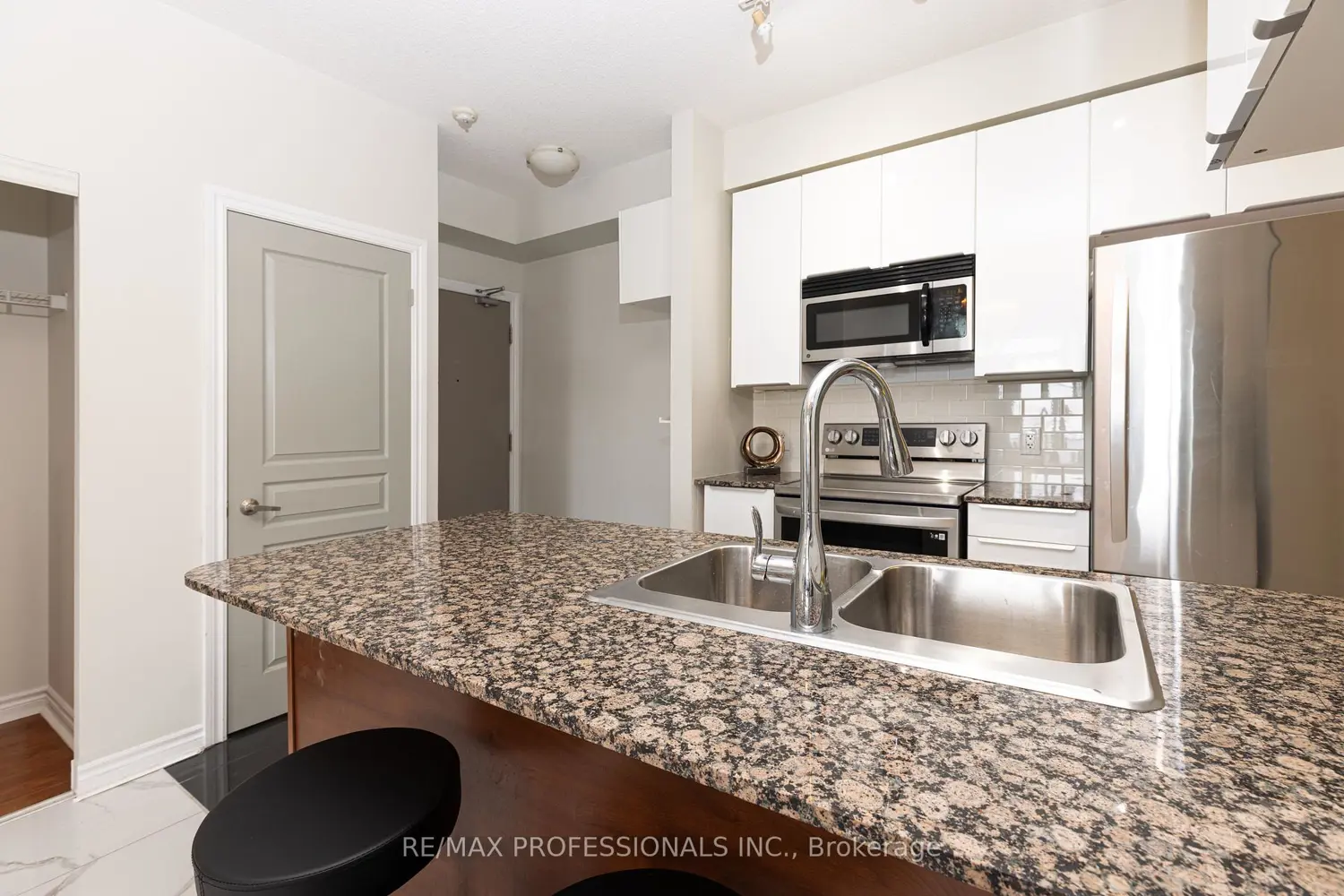 Additional image 6 of 3525 Kariya Drive 2701