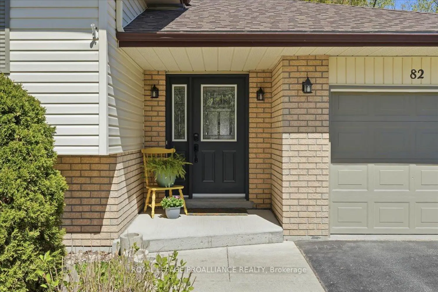 82 West Mary Street