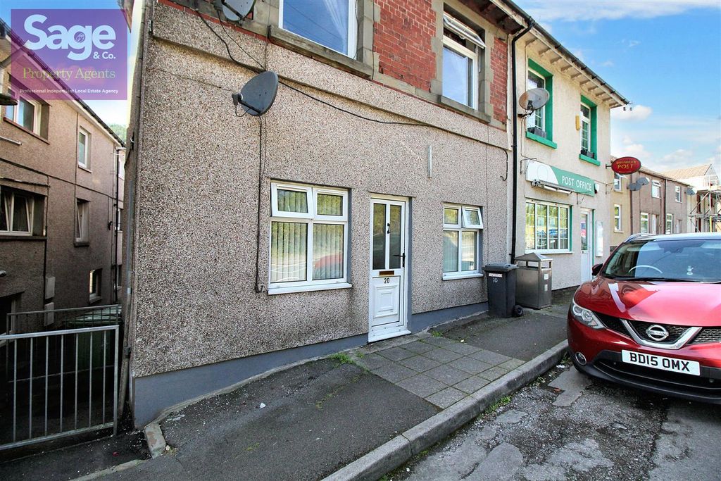 2 bed flat for saleHigh Street, Abercarn, Newport NP11