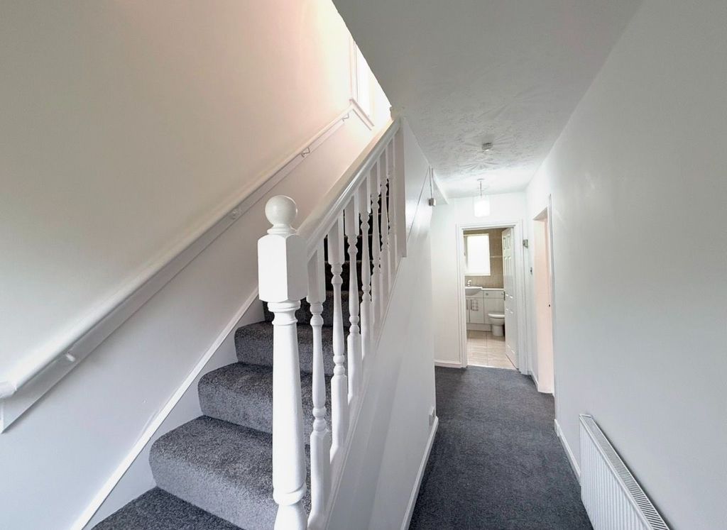 Additional image 4 of 3 bed detached house to rentAcademy Place, Bannockburn, Stirling FK7