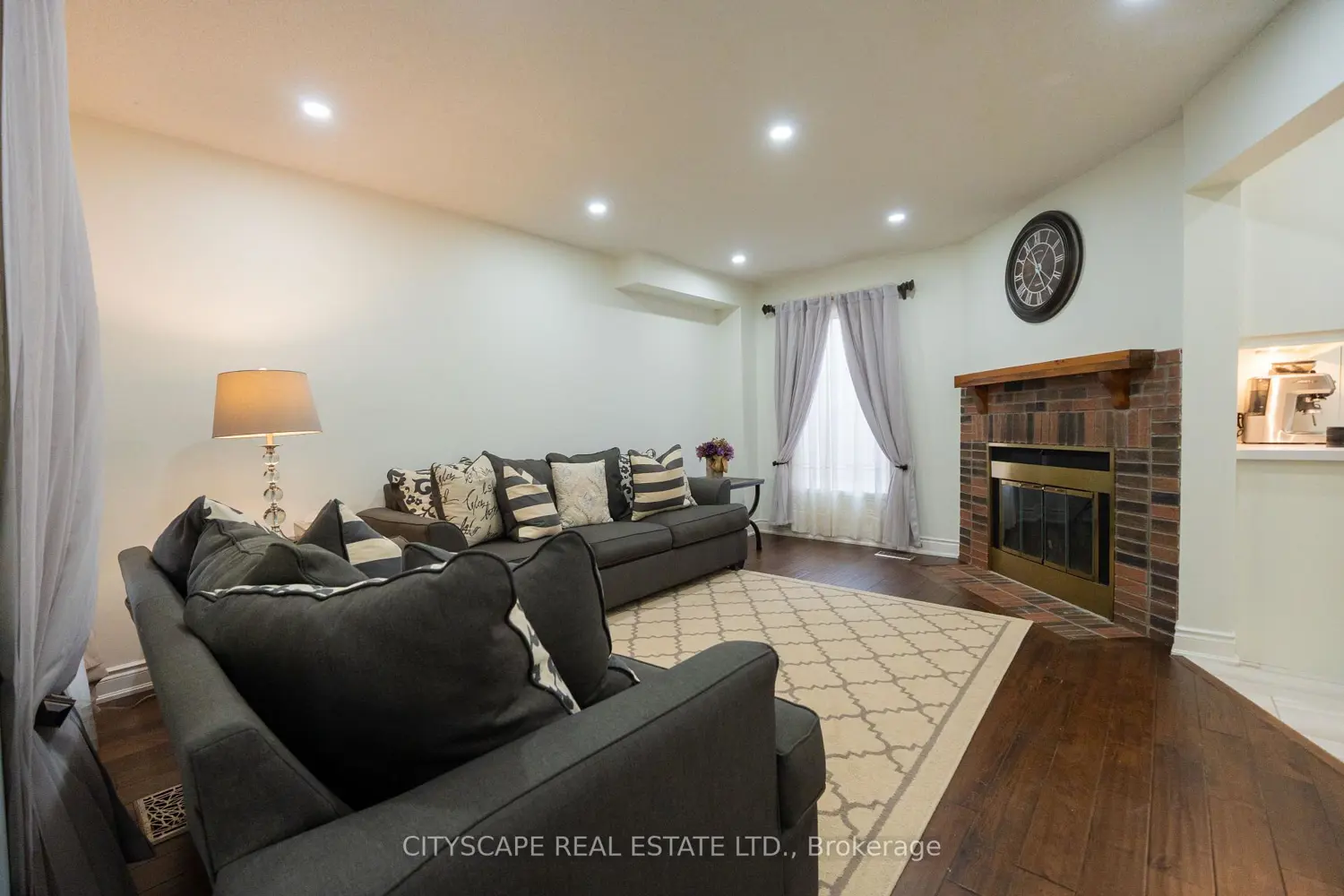 Additional image 7 of 3912 Rushton Crescent