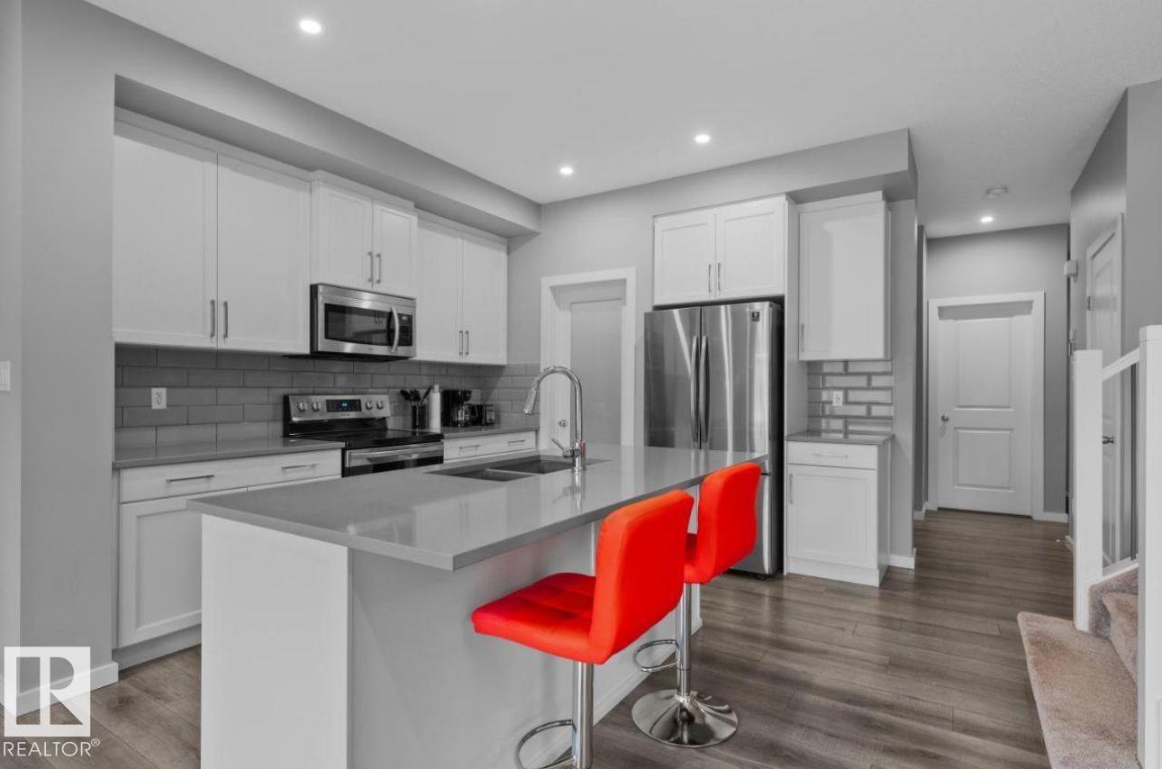 Additional image 3 of 243 39 Avenue NW, Edmonton, AB, T6T2K2