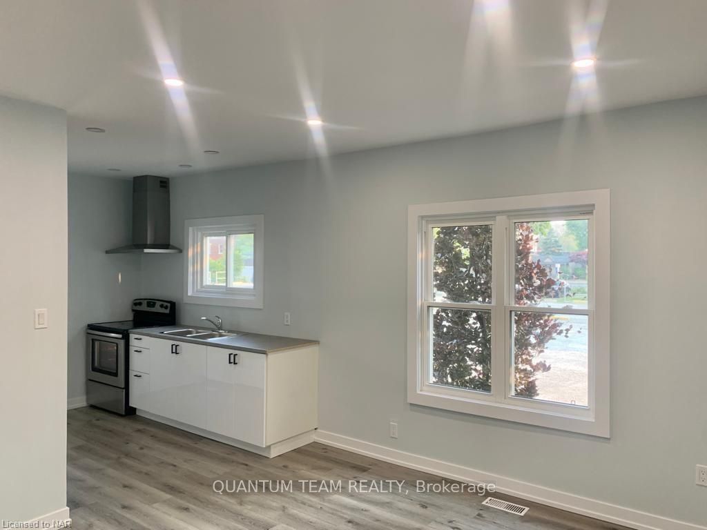 Additional image 5 of corner-26 Duke Street, St. Catharines, ON, L2R 5W3