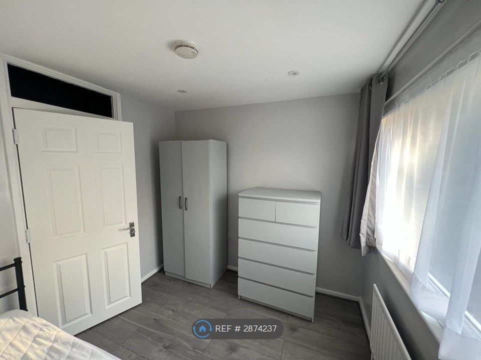 Additional image 4 of 5 bed semi-detached house to rentPomfret Avenue, Luton LU2