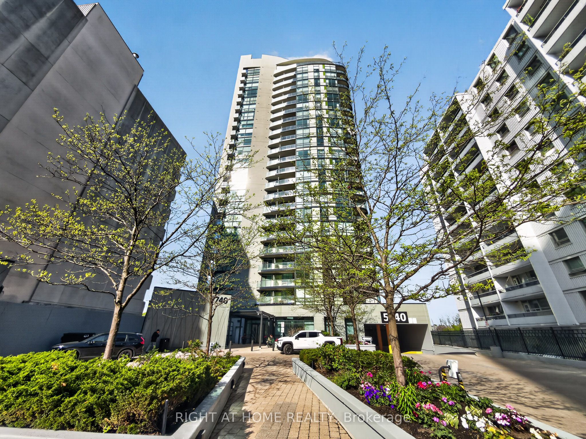 1307-5740 Yonge Street, Toronto, ON, M2M 3T3
