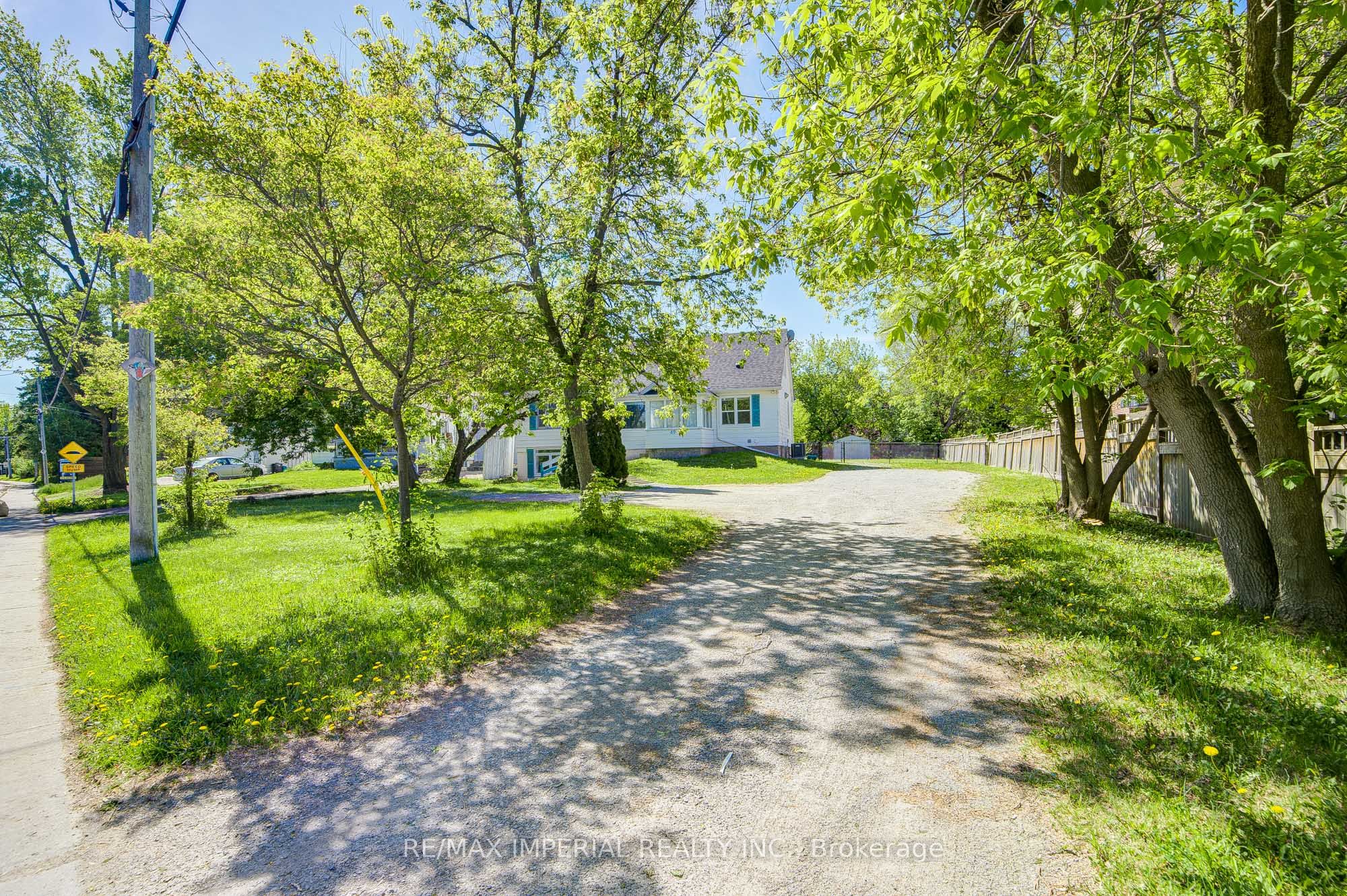 49 Sunset Beach Road, Richmond Hill, ON, L4E 3G7