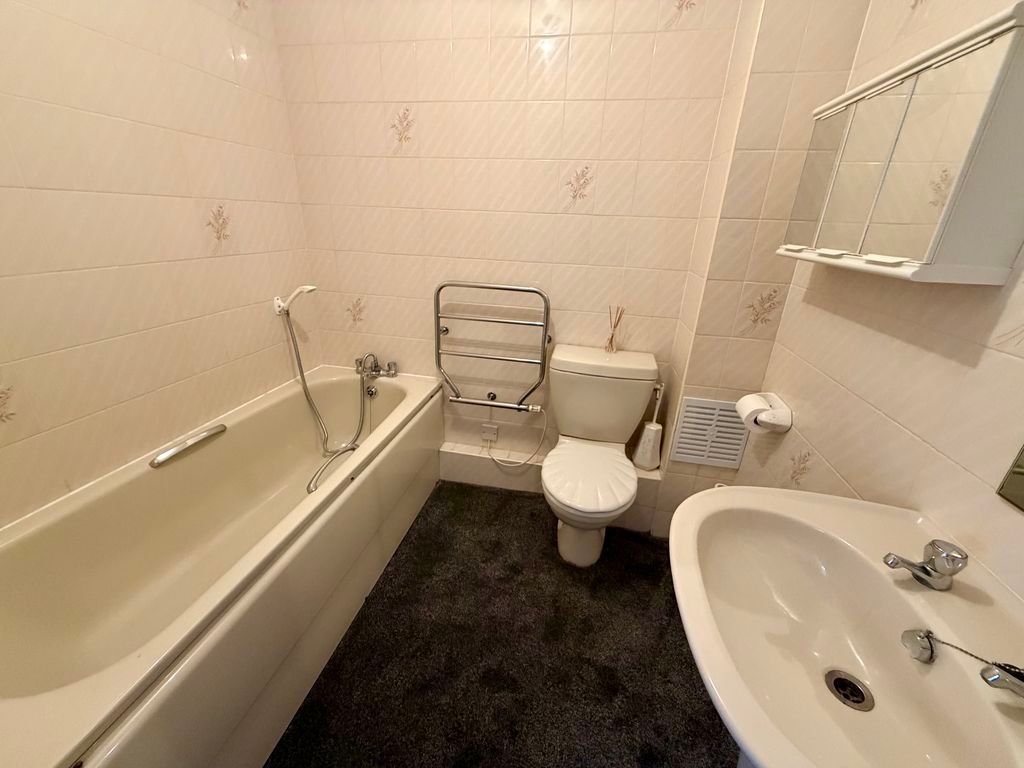 Additional image 7 of 1 bed property for saleChancery Court, Downs Avenue, Dartford DA1