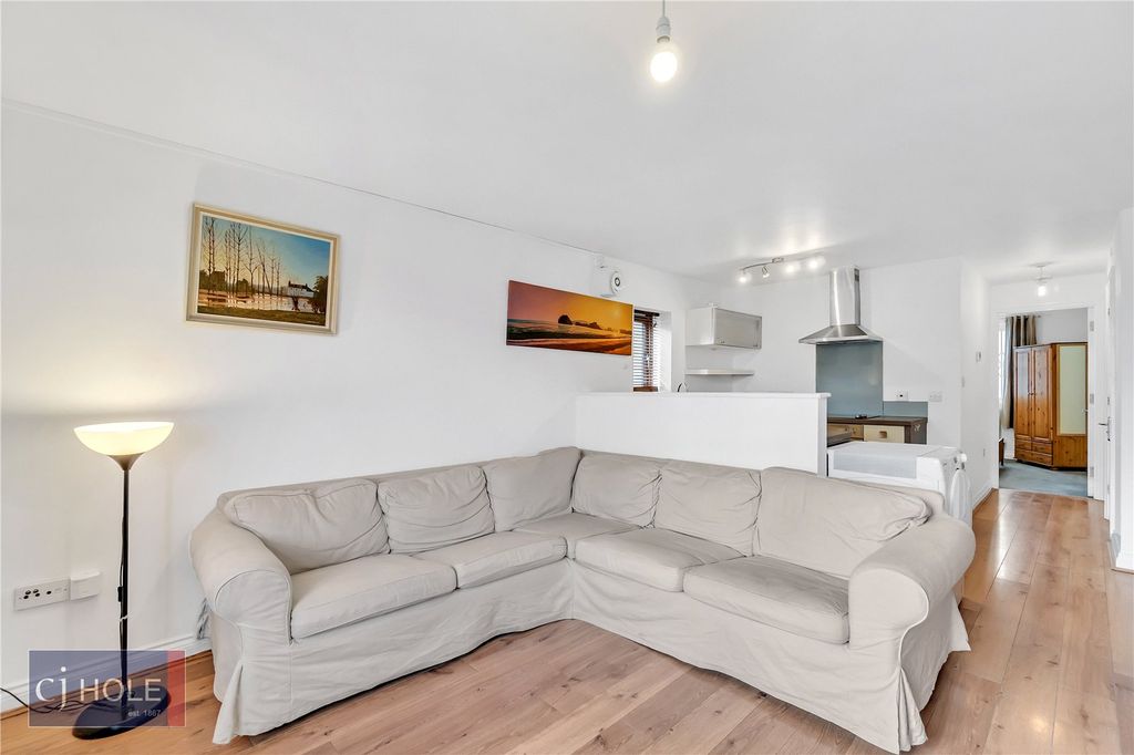 2 bed flat to rentLower House, Conygre Road, Filton, Bristol BS34