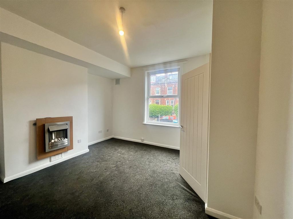 Additional image 2 of 2 bed terraced house to rentArthington Grove, Leeds LS10