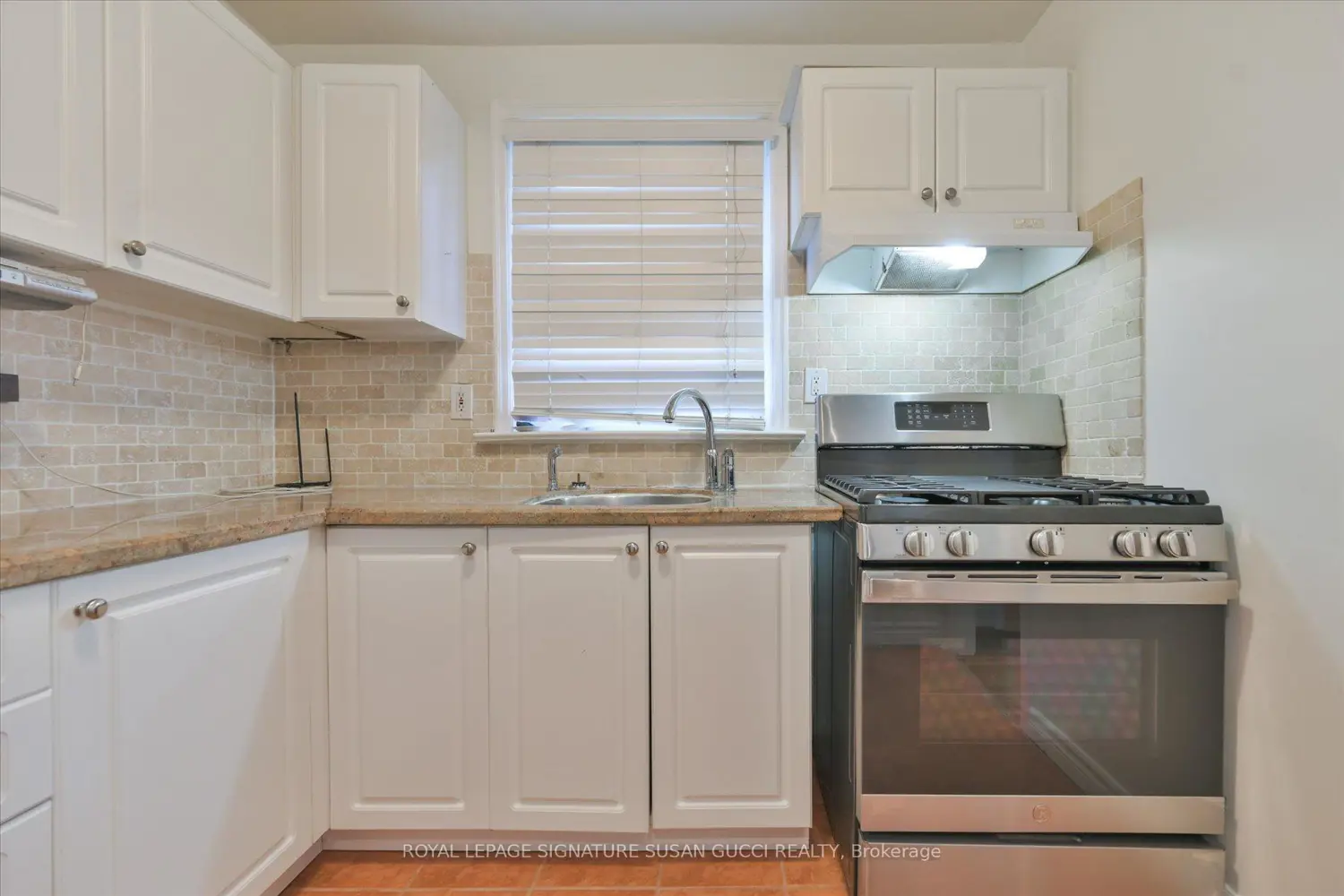 388 O'connor Drive photo 5