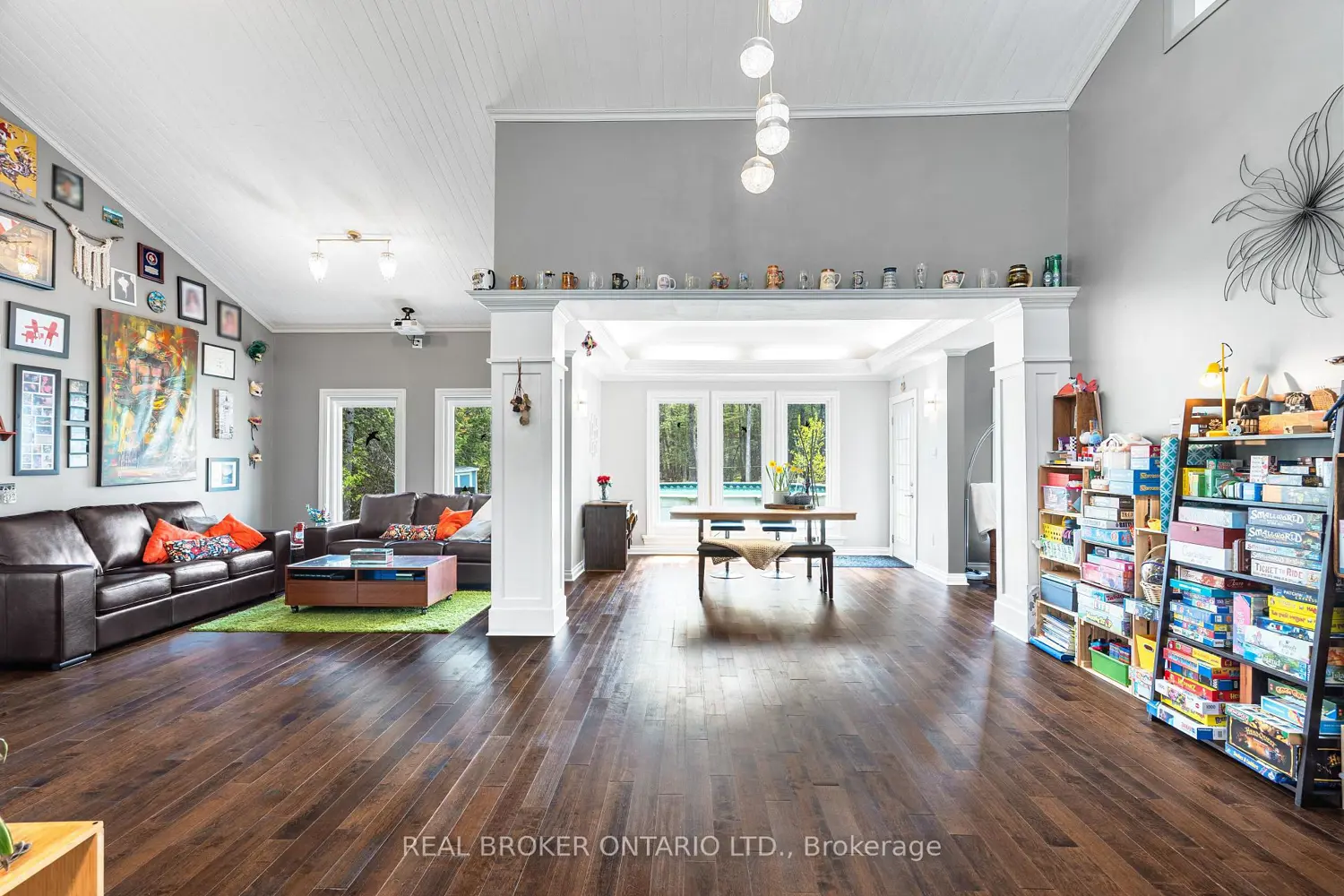 967 Upper Dwyer Hill Road photo 4