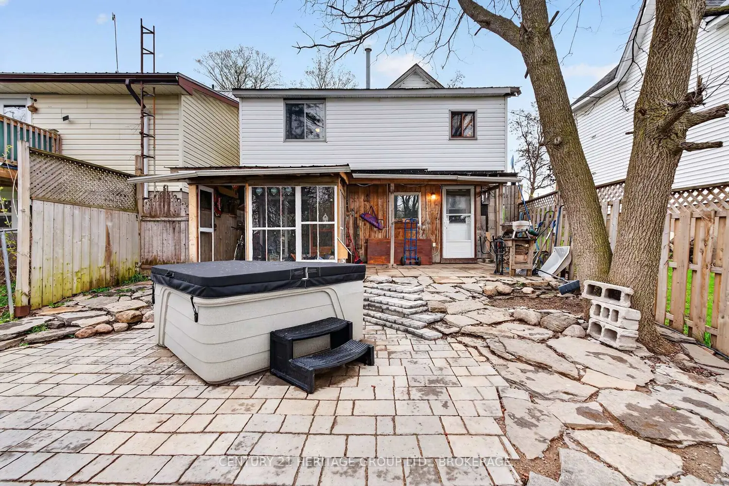 Additional image 17 of 326 Dundas Street