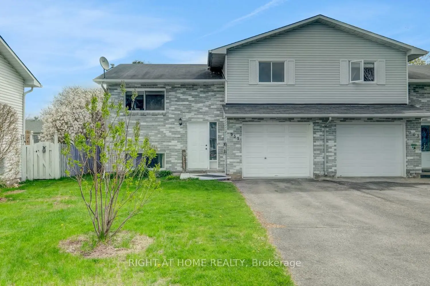951 Lawrence Street photo 2