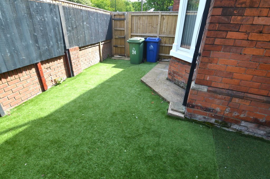 Additional image 7 of 2 bed maisonette to rentEleanor Street, Grimsby DN32