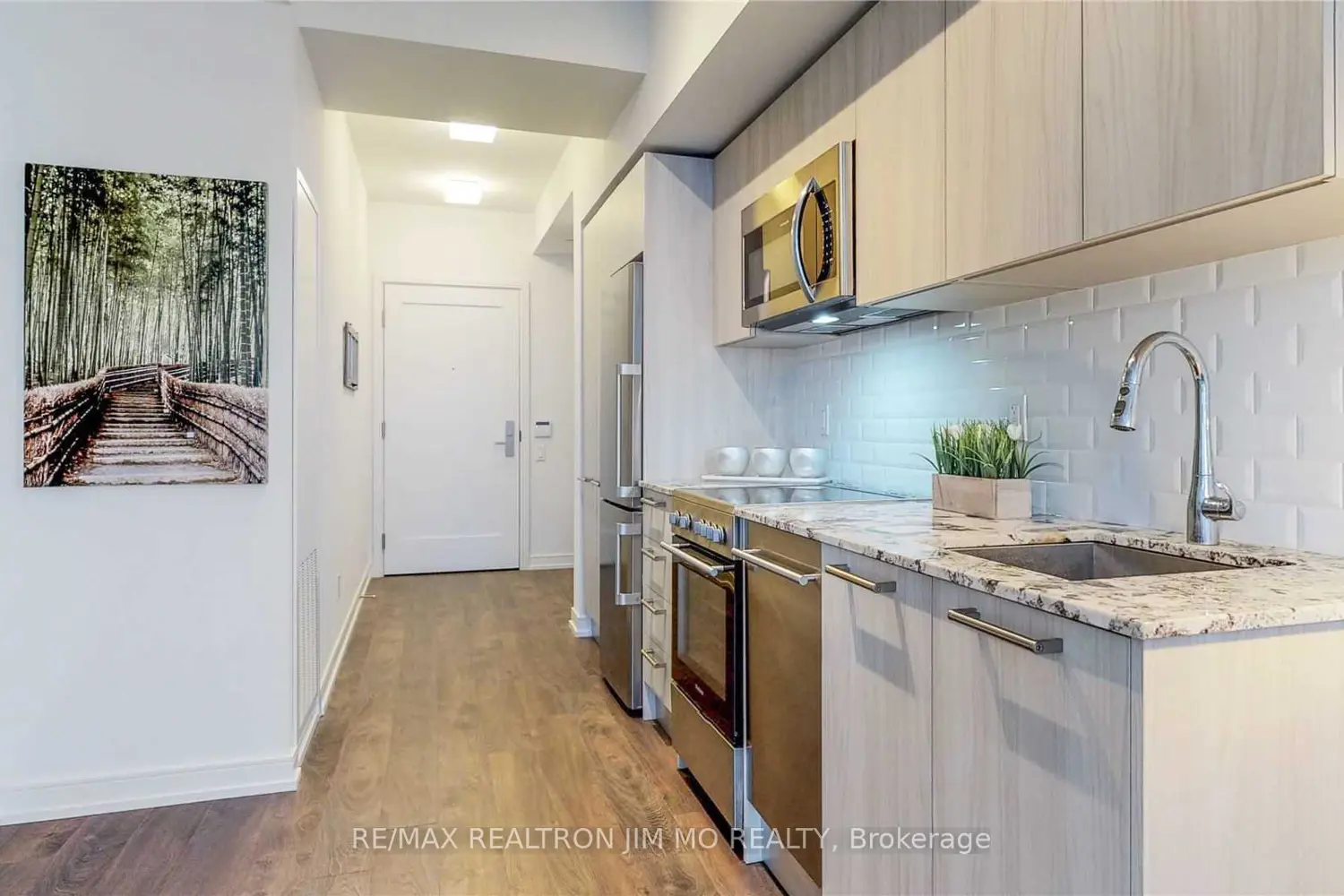 28 Wellesley Street 706 photo 5