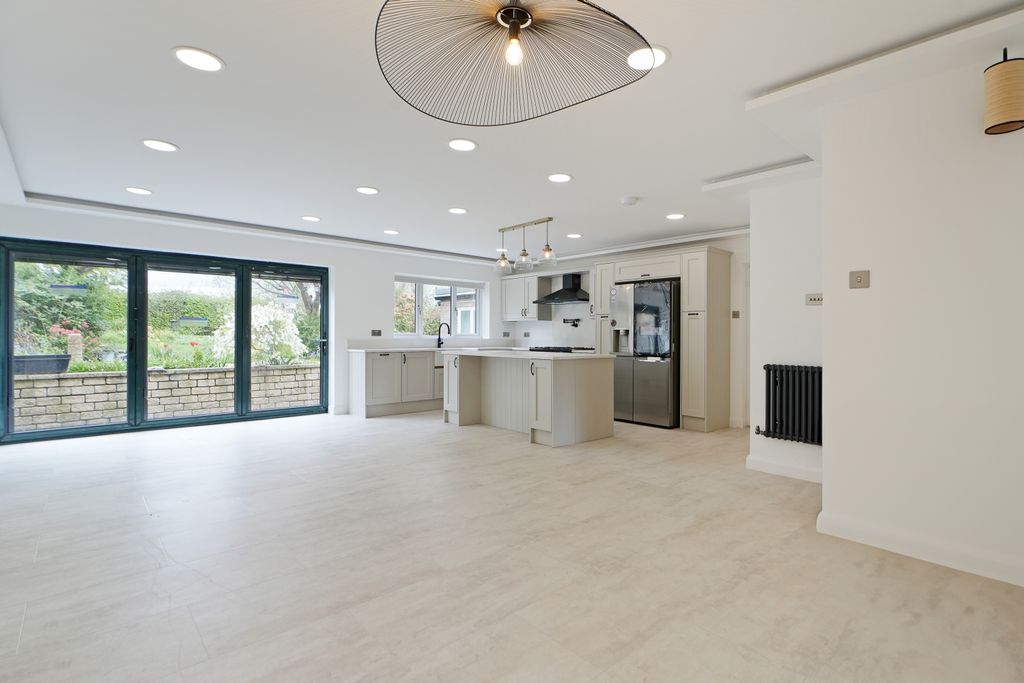 Additional image 6 of 4 bed detached house to rentFurniss Avenue, Dore, Sheffield S17