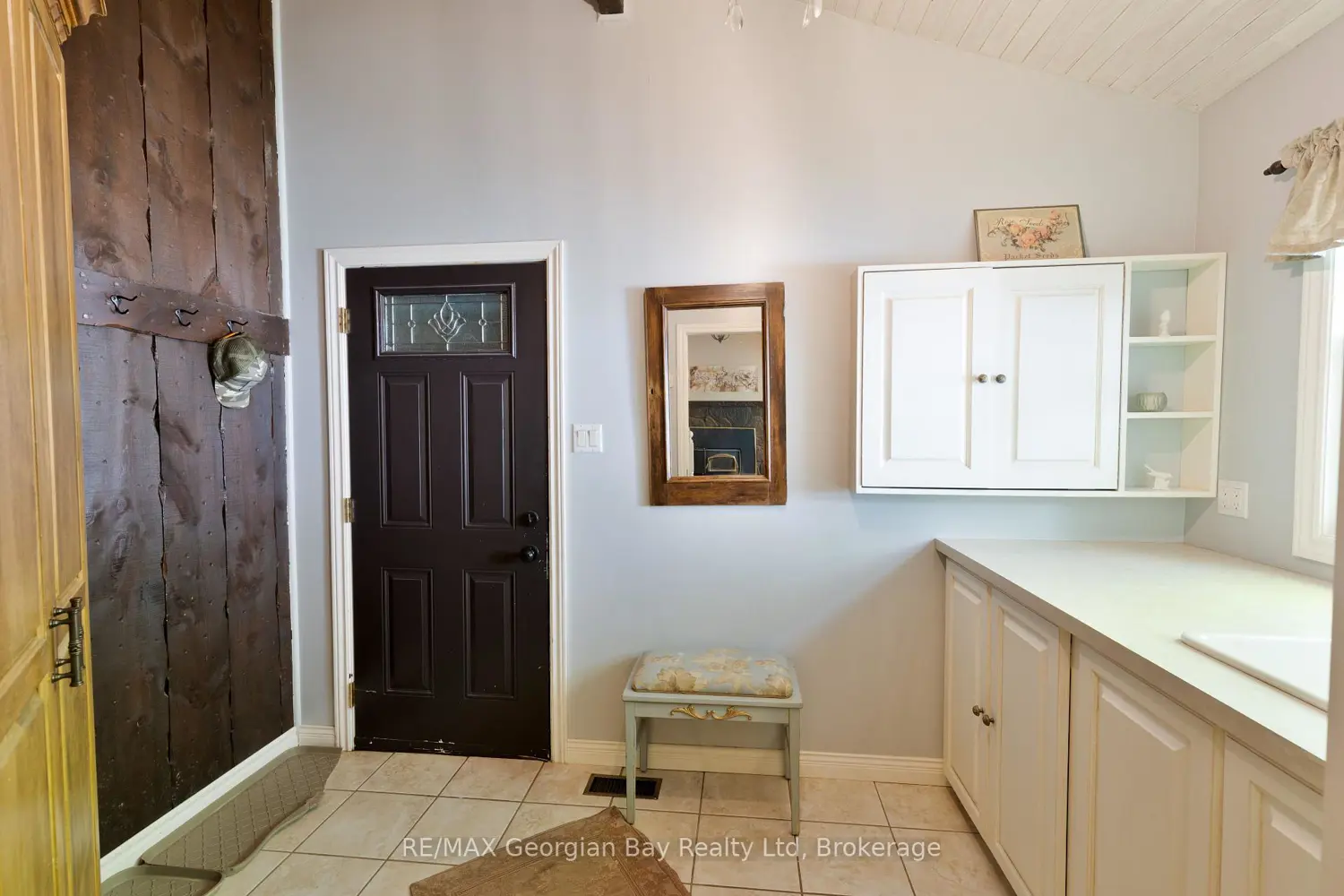 133 Timcourt Drive photo 3