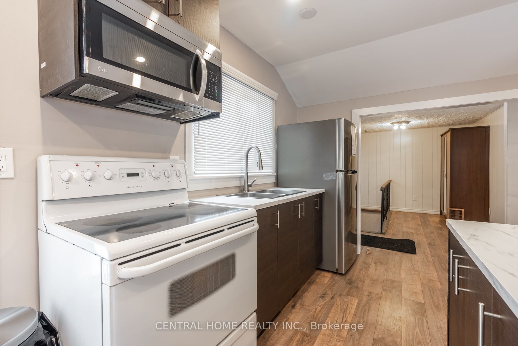 Additional image 4 of 651 16th Avenue, Richmond Hill, ON, L4C 7A8