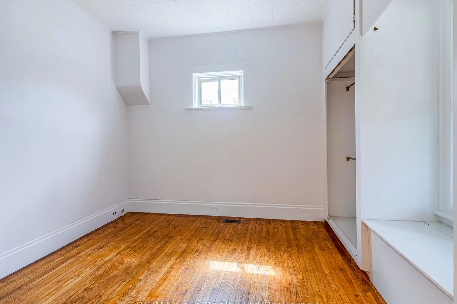 Additional image 15 of 544 Grace Street
