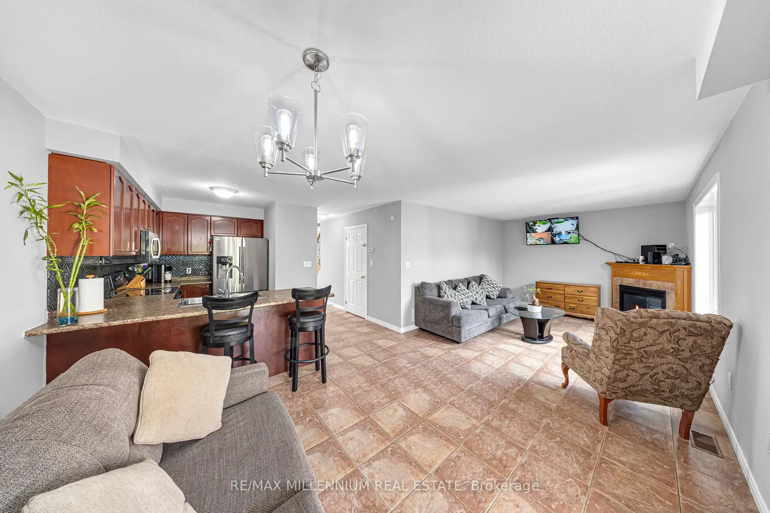 Additional image 5 of 8 Bates Avenue