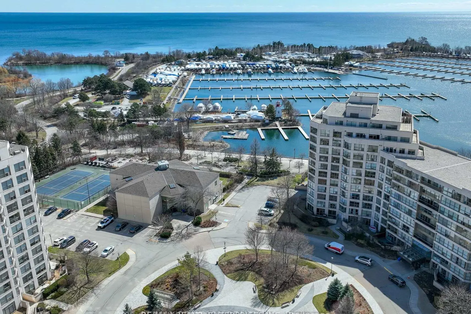 2261 Lake Shore Boulevard 607 photo 2