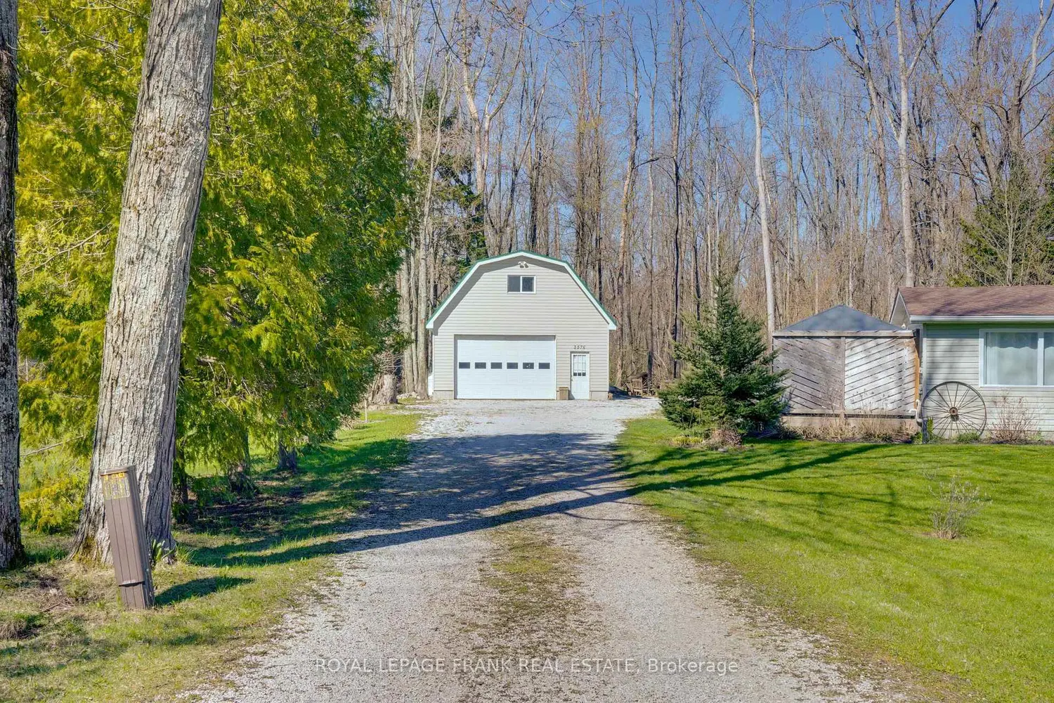 3576 John Street photo 4